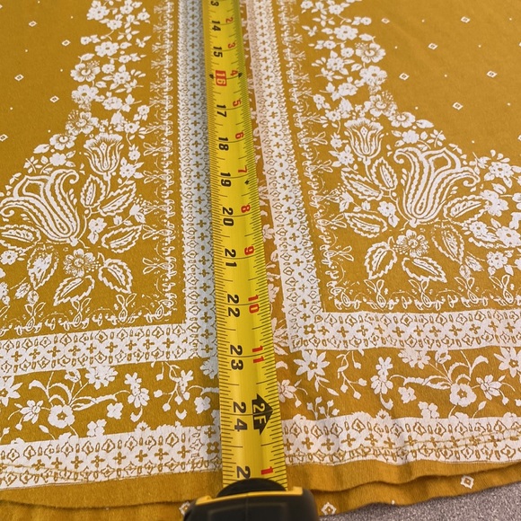 Lucky Brand - Ladies short sleeve floral print top. Size L - Picture 8 of 8